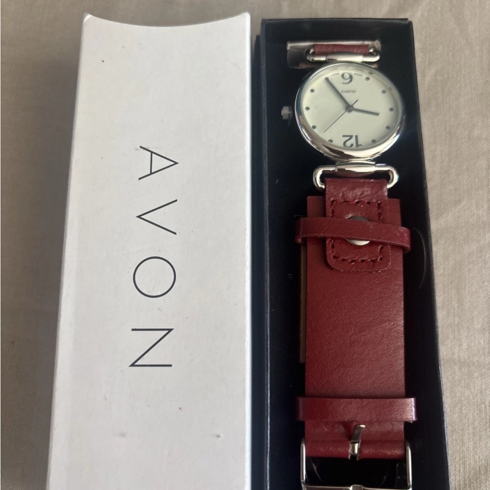 Avon Everyday Leather Watch in Red 2010 NEW